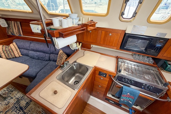 Elaine n Me 31ft Hunter Yacht For Sale