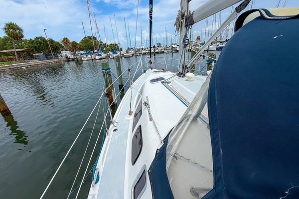 Elaine n Me 31ft Hunter Yacht For Sale