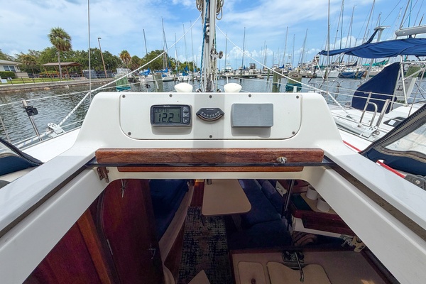 Elaine n Me 31ft Hunter Yacht For Sale