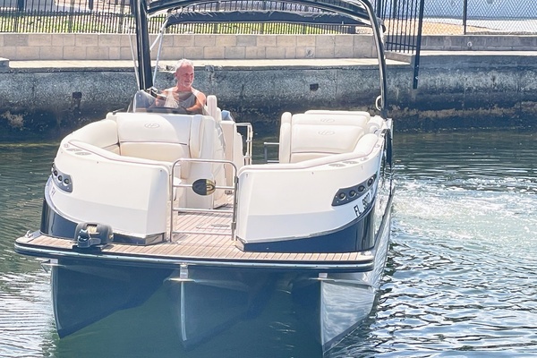 Trailer Included 25ft Harris FloteBote Yacht For Sale