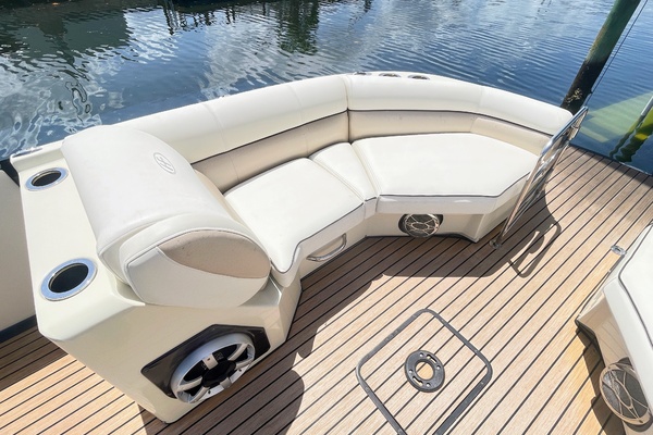 Trailer Included 25ft Harris FloteBote Yacht For Sale