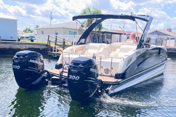 Trailer Included 25ft Harris FloteBote Yacht For Sale