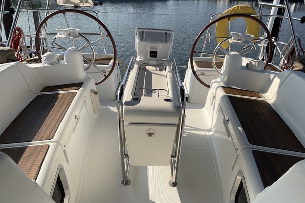 Escape II 40ft Jeanneau Yacht For Sale
