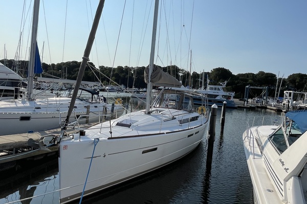 Escape II 40ft Jeanneau Yacht For Sale