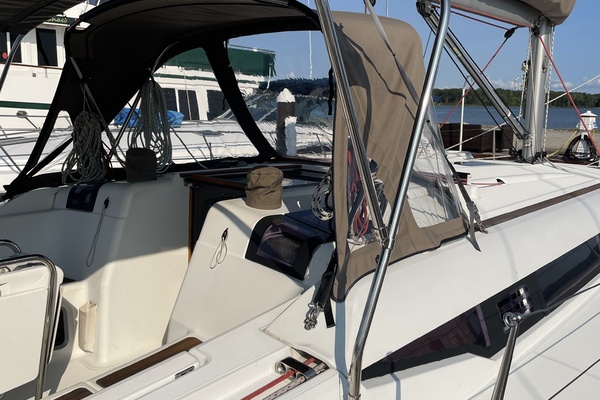 Escape II 40ft Jeanneau Yacht For Sale