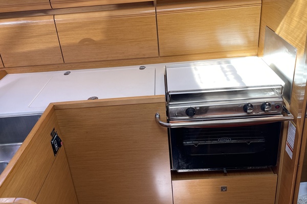 Escape II 40ft Jeanneau Yacht For Sale