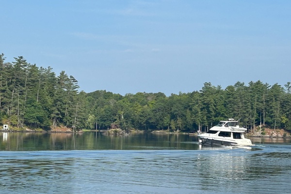 NOW IS GOOD 53ft Carver Yacht For Sale