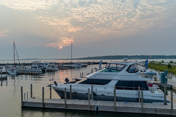 2002 Carver 53