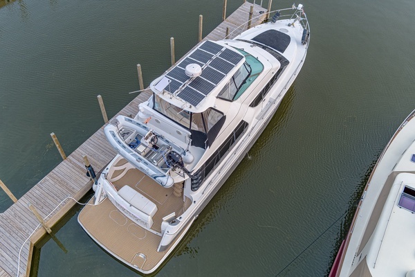 2002 Carver 53