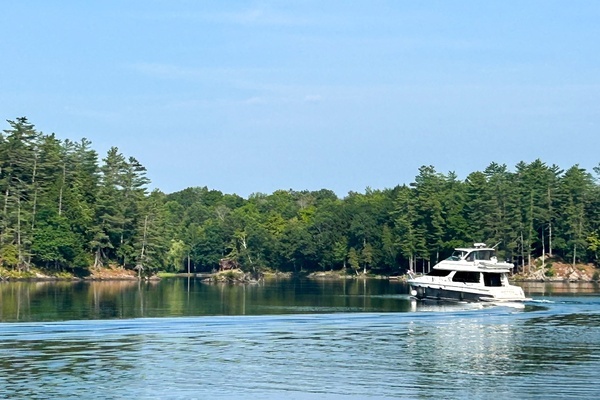 2002 Carver 53