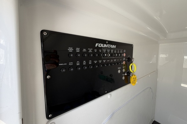 2023 Fountain 32