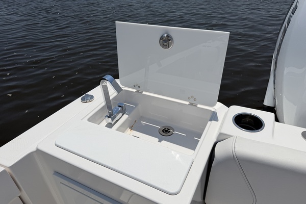2023 Fountain 32