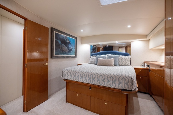 2001 Viking 65