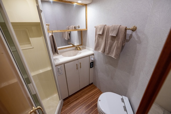 2001 Viking 65
