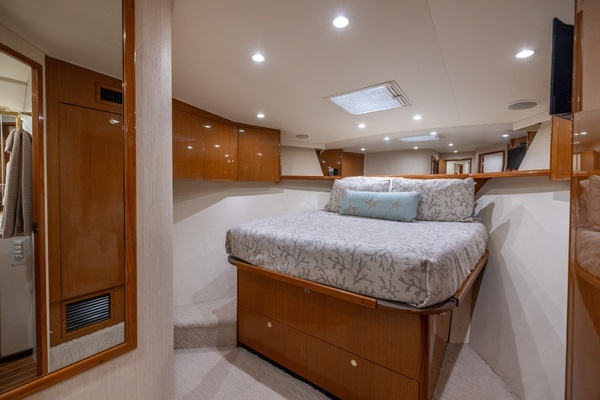 2001 Viking 65