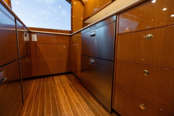 2001 Viking 65