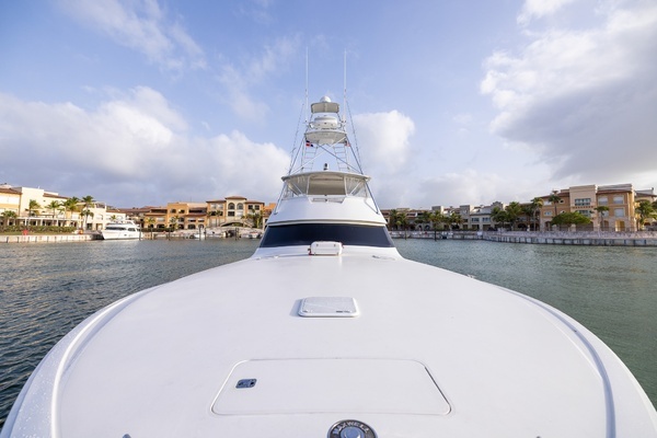 2001 Viking 65