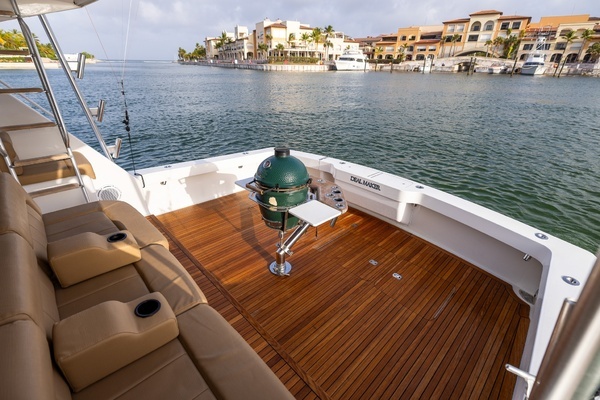 2001 Viking 65