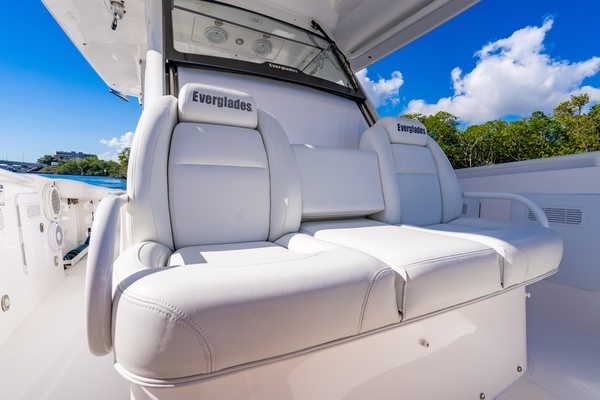 2019 Everglades 35