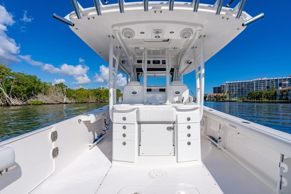 2019 Everglades 35