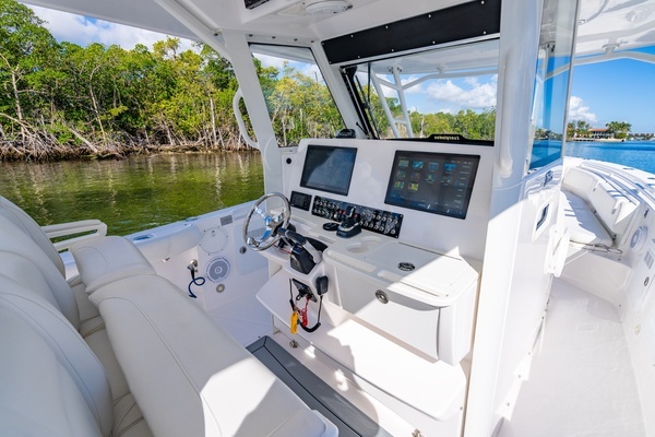 2019 Everglades 35