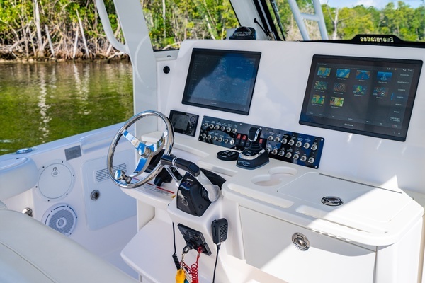 2019 Everglades 35