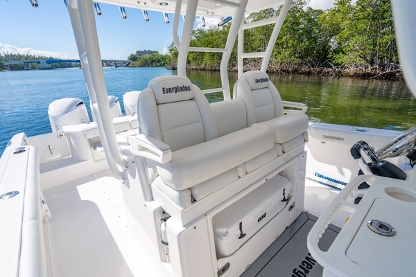 2019 Everglades 35