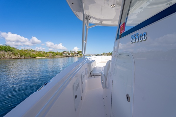 2019 Everglades 35