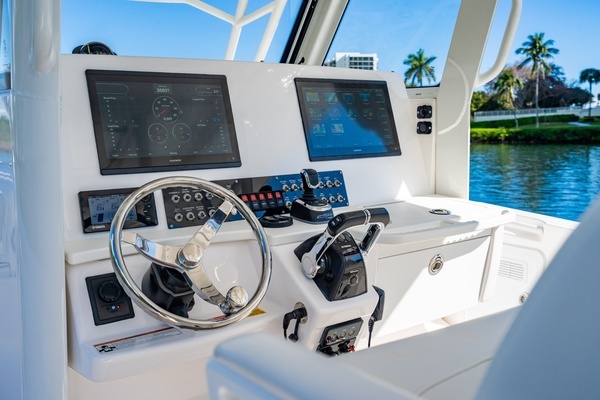 2019 Everglades 35