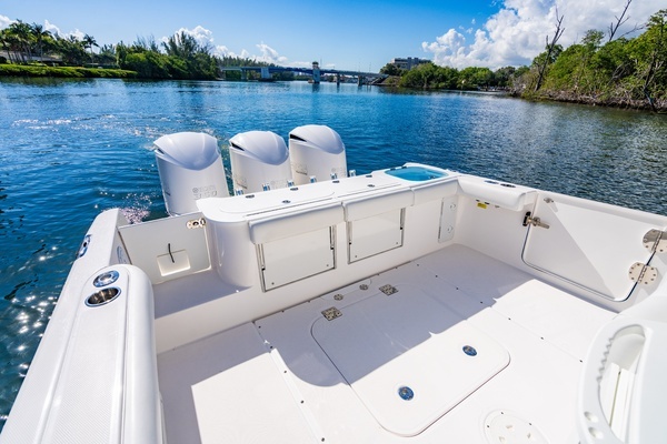 2019 Everglades 35