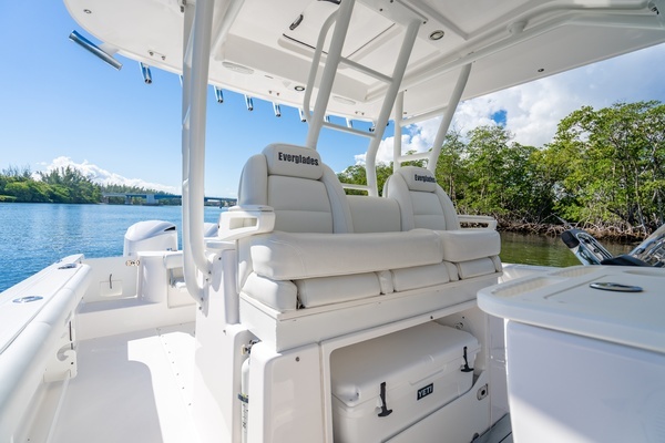 2019 Everglades 35