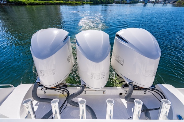 2019 Everglades 35