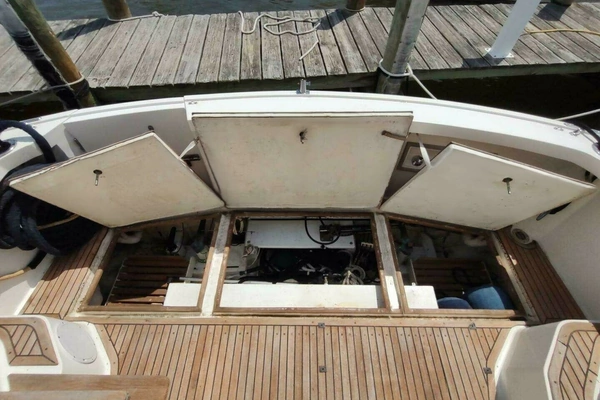 1996 Grand Banks 40