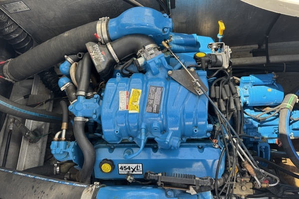 1998 Carver 35