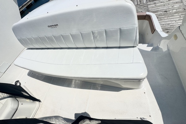 1998 Carver 35