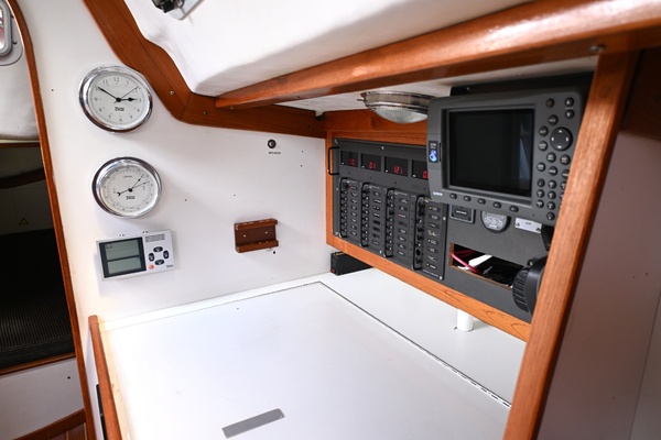 42ft J Boats Yacht For Sale