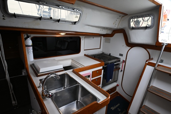 42ft J Boats Yacht For Sale