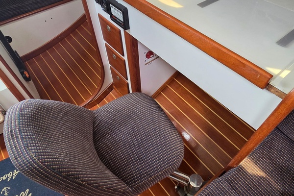 42ft J Boats Yacht For Sale
