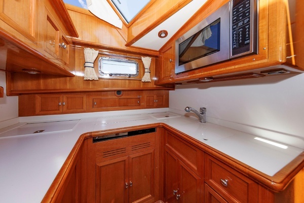 2006 Grand Banks 47