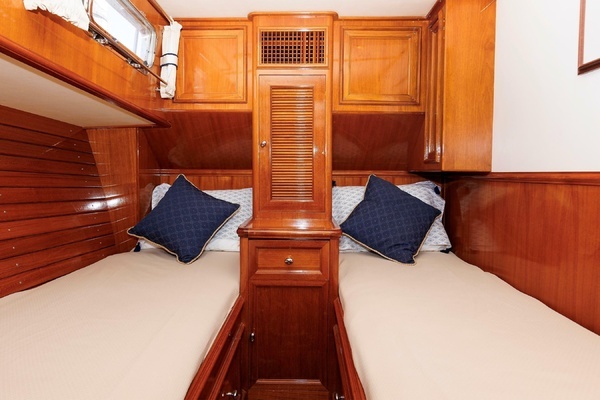2006 Grand Banks 47