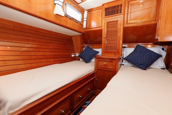 2006 Grand Banks 47