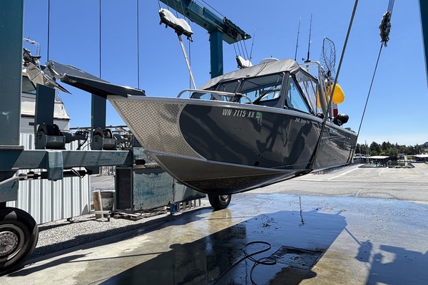 26ft Hewescraft Yacht For Sale