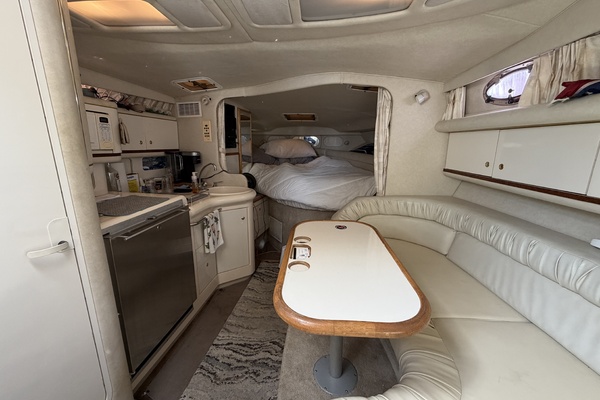 33ft Sea Ray Yacht For Sale
