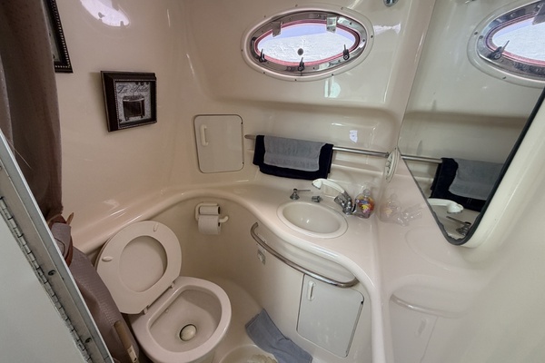 33ft Sea Ray Yacht For Sale