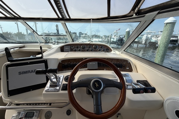 33ft Sea Ray Yacht For Sale