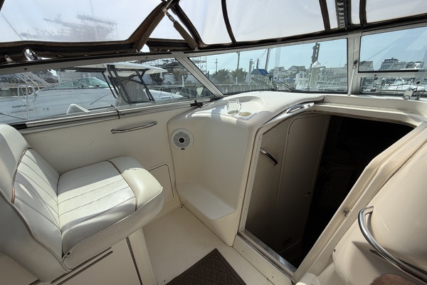 33ft Sea Ray Yacht For Sale