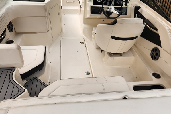 19ft Sea Ray Yacht For Sale
