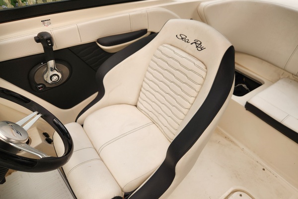 19ft Sea Ray Yacht For Sale
