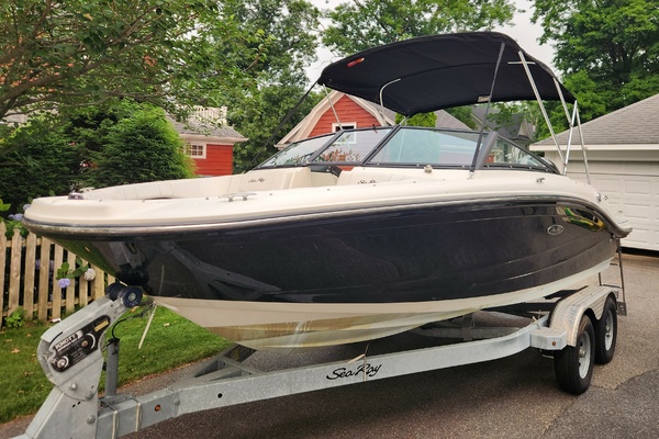 19ft Sea Ray Yacht For Sale