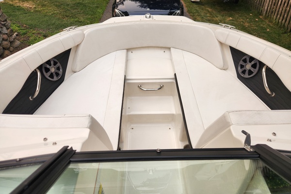 19ft Sea Ray Yacht For Sale
